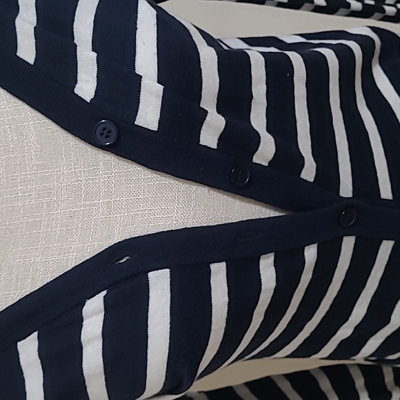 NWOT  Black and white stripe cardigan from Papaya in size L - Picture 2 of 5